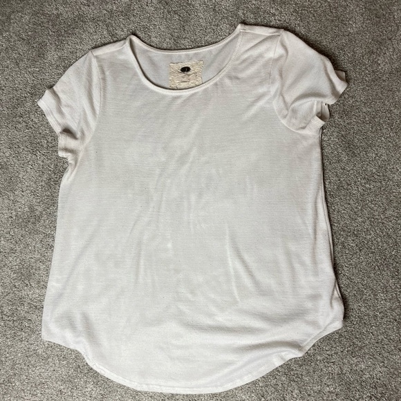 🖐 5 for $15 Cupio Off-white Flowy T-shirt - Picture 2 of 8